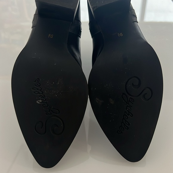 Seyschelles Black Leather embroidered western style booties - Picture 12 of 15